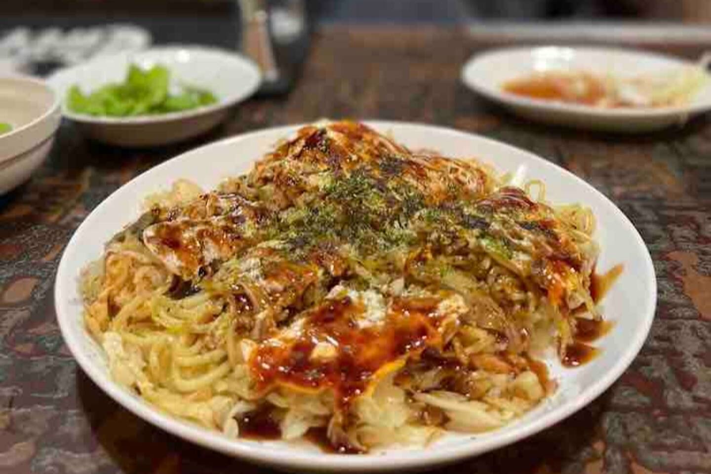 無料夕食の広島風お好み焼き